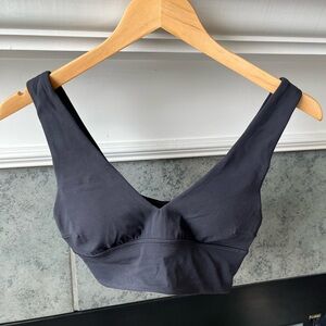 Lululemon black v-neck top/bra, worn twice, size 4